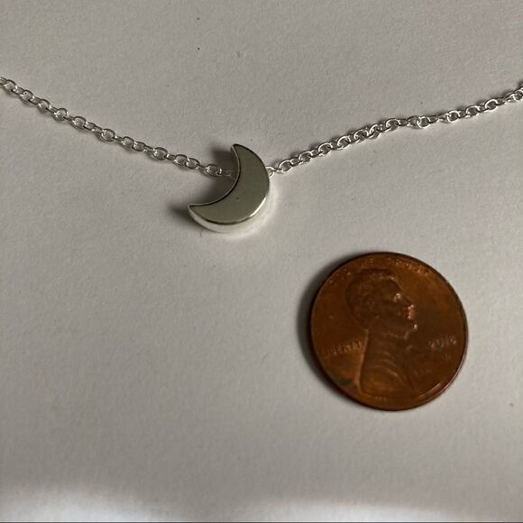 𝅺SILVER Tone Crescent Moon Chain Necklace - Picture 7 of 9